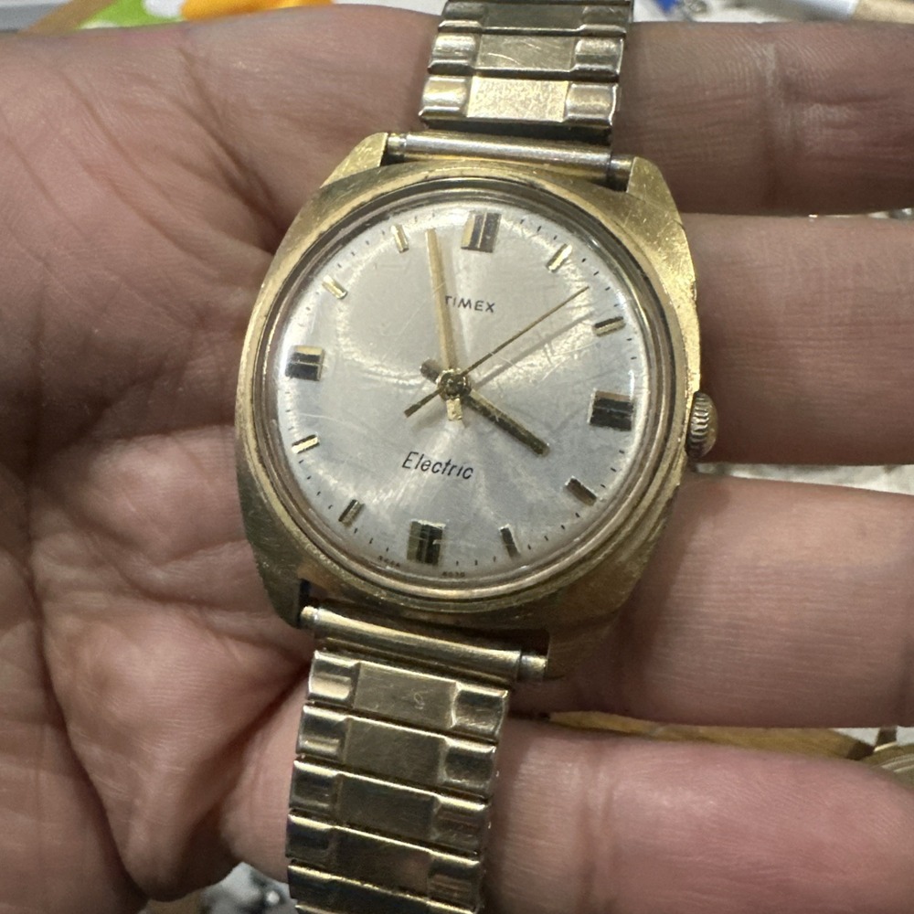Working Vintage Timex Electic Mens Watch 34mm Quartz New Battery Gold Tone 7.5in